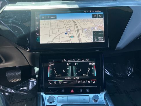 Used 2022 Audi e-tron Chronos AWD/4WD image 15