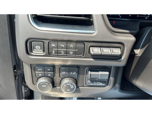 Certified 2024 Chevrolet Tahoe Premier w/ Premium Package AWD/4WD image 23
