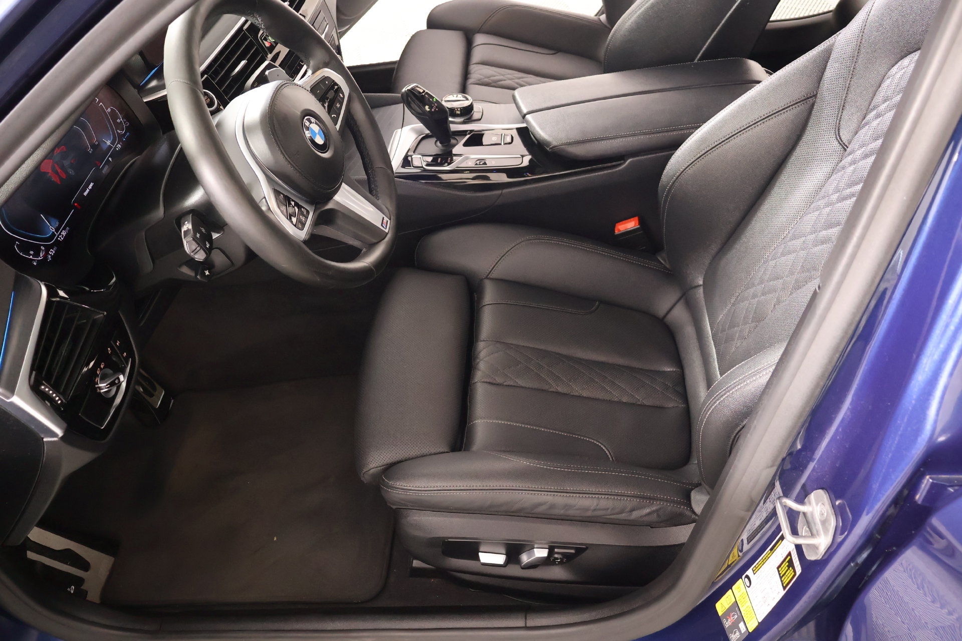 Used 2021 BMW 530e xDrive w/ Executive Package AWD/4WD image 12
