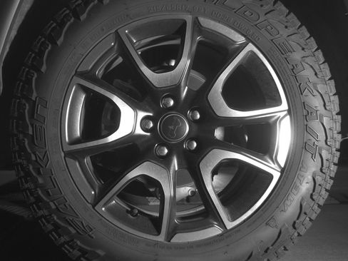 Used 2025 Jeep Compass Trailhawk AWD/4WD image 14