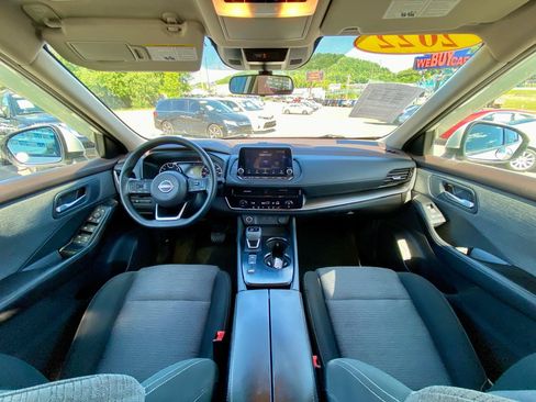 Used 2022 Nissan Rogue SV FWD image 22