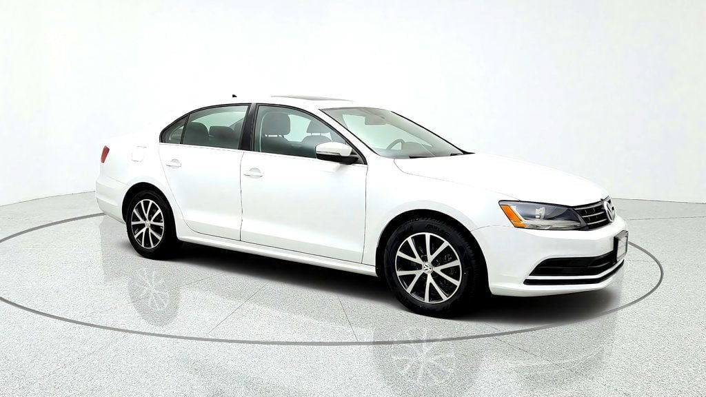 Used 2018 Volkswagen Jetta SE FWD image 3