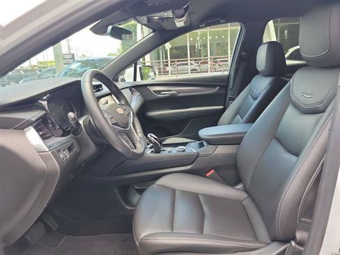 Certified 2022 Cadillac XT5 Luxury FWD image 16