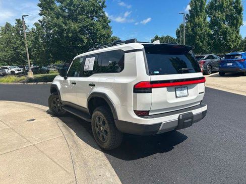 Certified 2025 Lexus GX 550 w/ Accessory Package (CT) AWD/4WD image 5