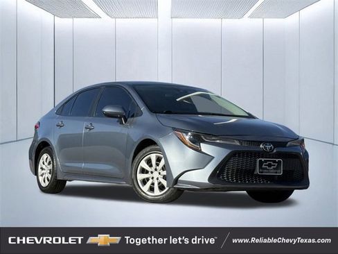 Used 2022 Toyota Corolla LE image 1