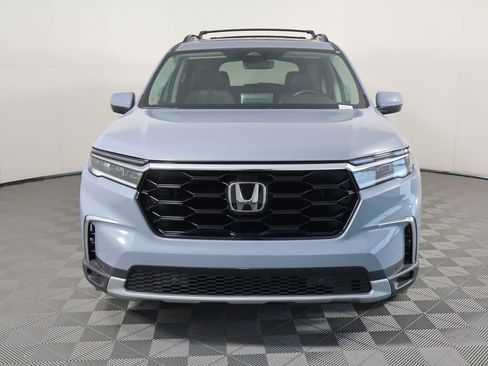 Certified 2023 Honda Pilot Touring image 2