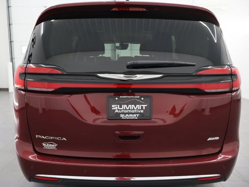 Used 2023 Chrysler Pacifica Touring-L AWD/4WD image 30