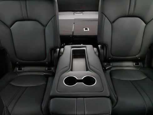 Used 2026 Honda Pilot image 13