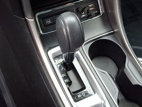 Used 2022 Subaru Ascent Limited image 18