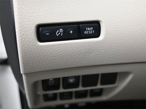 Certified 2022 Nissan Rogue Sport SL w/ Premium Package image 20