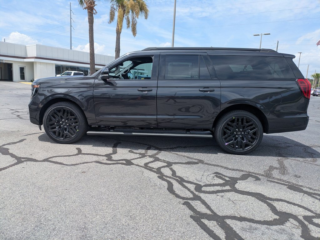 New 2027 Ford Expedition Max Platinum w/ Stealth Performance Package AWD/4WD image 7