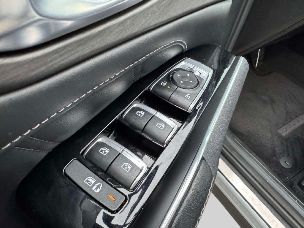 Used 2024 Kia Sorento SX AWD/4WD image 16