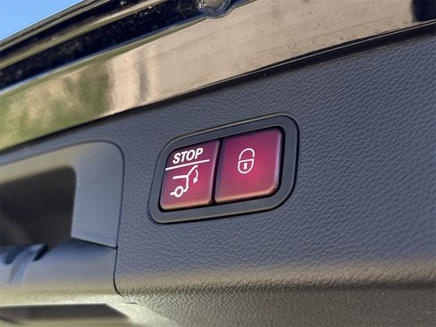 Used 2022 Mercedes-Benz GLC 300 image 29