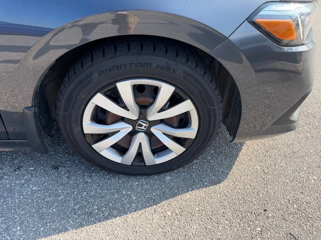 Used 2022 Honda Civic LX image 4