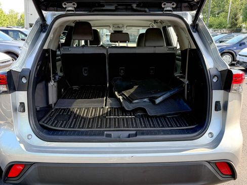 Used 2022 Toyota Highlander LE image 40