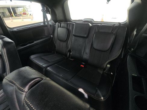 Used 2015 Chrysler Town & Country S FWD image 13