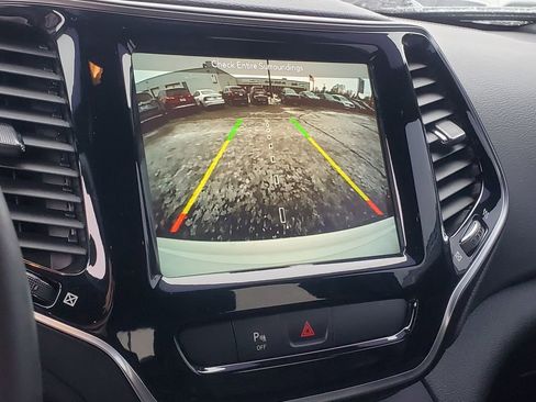 Used 2019 Jeep Cherokee High Altitude image 21