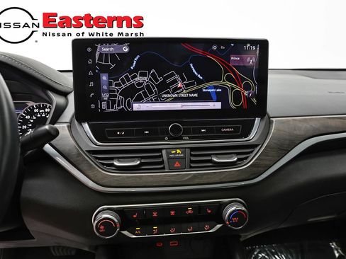 Used 2023 Nissan Altima 2.5 SV w/ SV Premium Package AWD/4WD image 12
