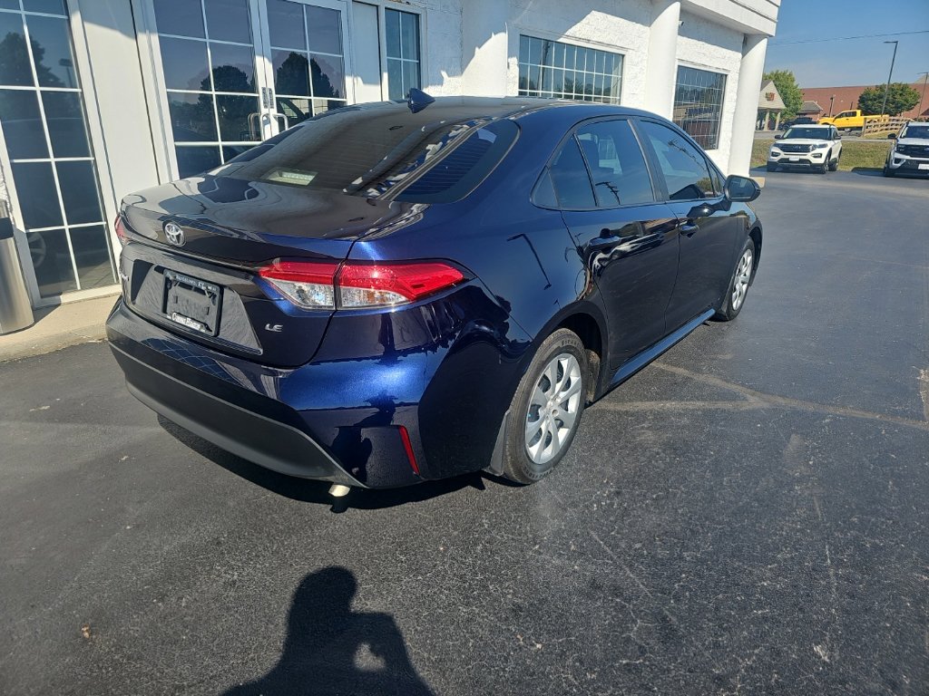 Used 2025 Toyota Corolla LE FWD image 4