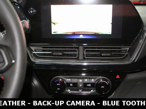 New 2026 Chevrolet Trax RS w/ Sunroof Package image 18