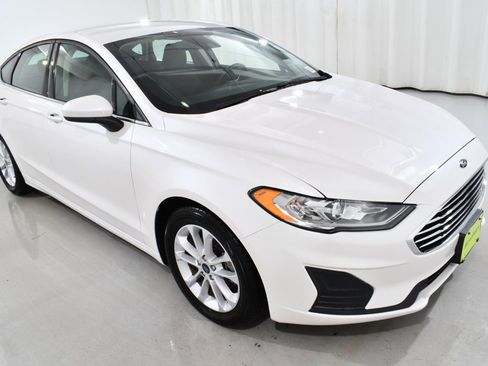 Used 2020 Ford Fusion SE image 5