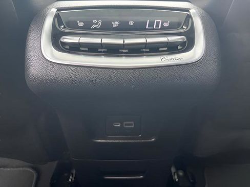 Used 2020 Cadillac XT6 Premium Luxury FWD image 33