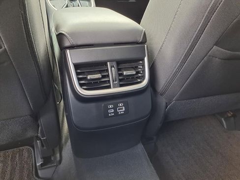 Used 2025 Subaru Outback Premium AWD/4WD image 16