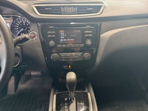 Used 2016 Nissan Rogue SV FWD image 5
