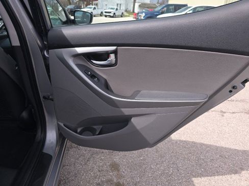 Used 2016 Hyundai Elantra Limited image 35