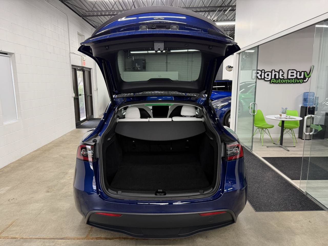 Used 2023 Tesla Model Y Performance AWD/4WD image 15