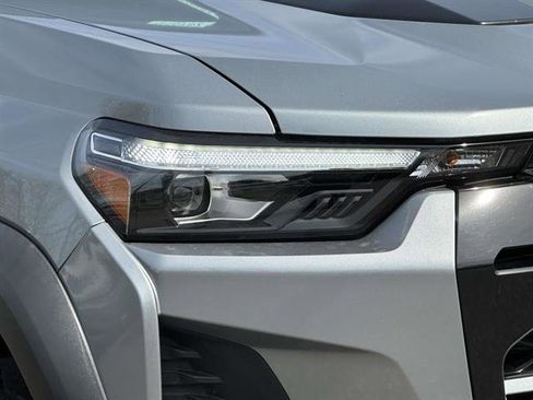 Used 2024 Chevrolet Colorado ZR2 w/ ZR2 Convenience Package III AWD/4WD image 8