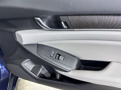 Used 2019 Honda Accord EX image 10