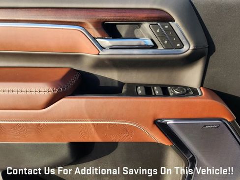 New 2026 GMC Sierra 2500 Denali Ultimate w/ LPO, Black Badging Package image 17