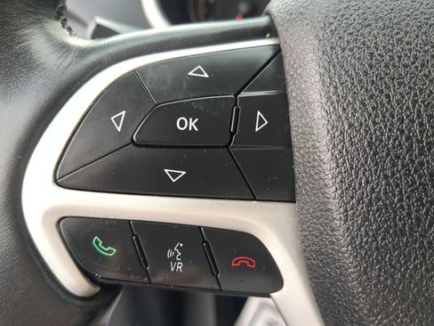 Used 2016 Jeep Cherokee Limited image 50