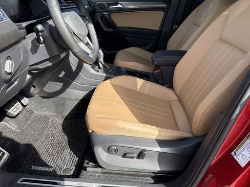 Used 2024 Volkswagen Tiguan SE R-Line image 12