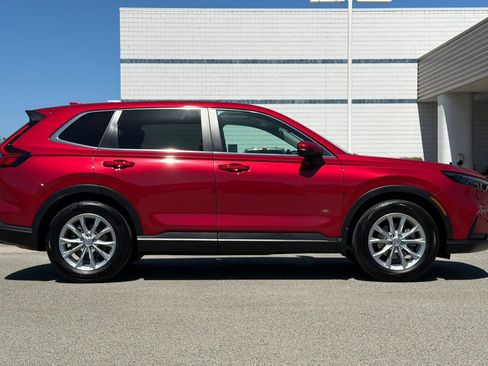 Used 2025 Honda CR-V EX image 3