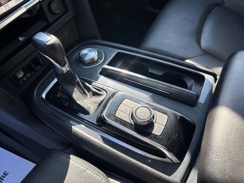 Used 2021 Nissan Armada SV image 16