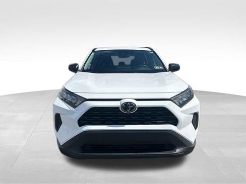 Used 2021 Toyota RAV4 LE image 11
