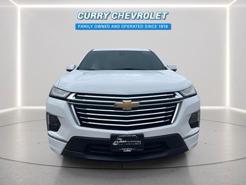 Used 2023 Chevrolet Traverse Premier image 3