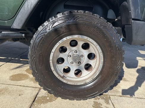 Used 2012 Jeep Wrangler Unlimited Sport image 27