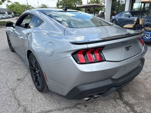 Used 2025 Ford Mustang GT Premium RWD image 7