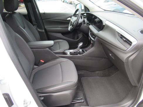 Used 2025 Buick Encore GX Preferred FWD image 11