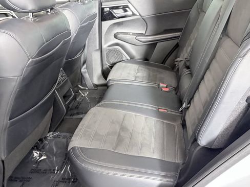Used 2023 Mitsubishi Outlander ES AWD/4WD image 27