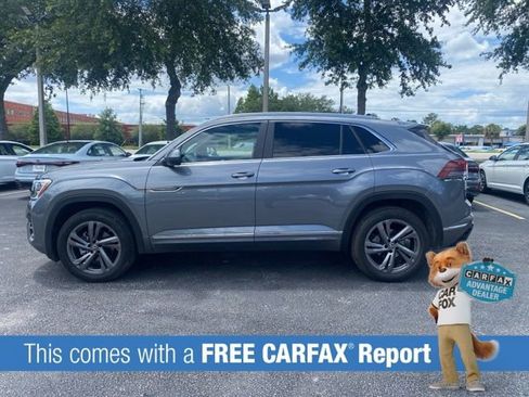 Used 2024 Volkswagen Atlas Cross Sport SEL R-Line AWD/4WD image 2