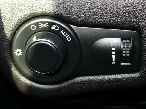 Used 2020 Jeep Cherokee Latitude AWD/4WD image 20