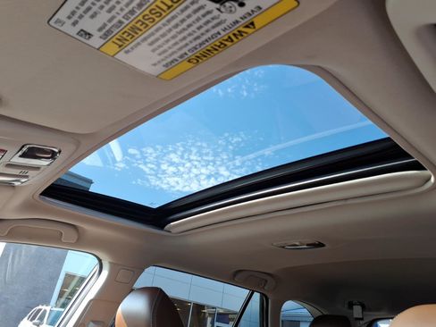 Used 2018 Subaru Outback 2.5i Touring AWD/4WD image 8
