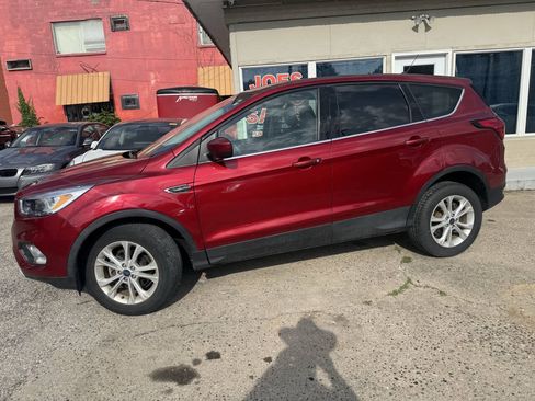 Used 2019 Ford Escape SE FWD image 5