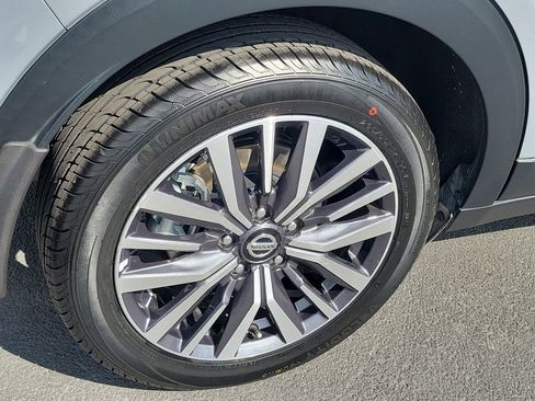 Used 2021 Nissan Kicks SV FWD image 29
