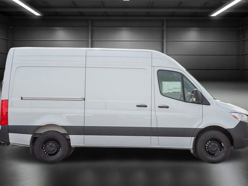 Used 2024 Mercedes-Benz Sprinter 144 Cargo image 5
