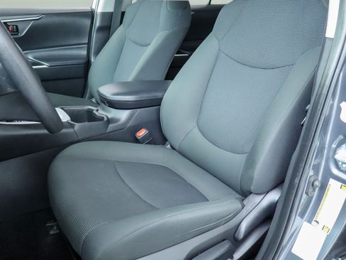 Used 2024 Toyota RAV4 LE AWD/4WD image 13